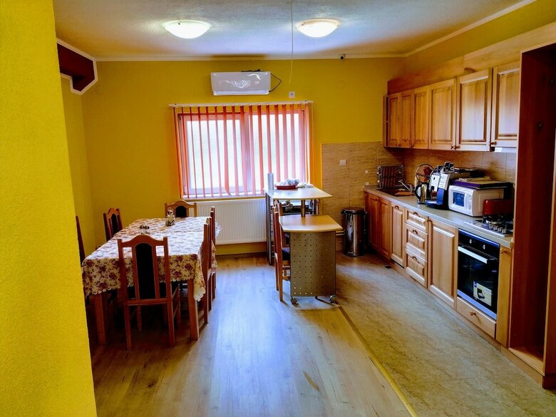 Hostal Venesis House