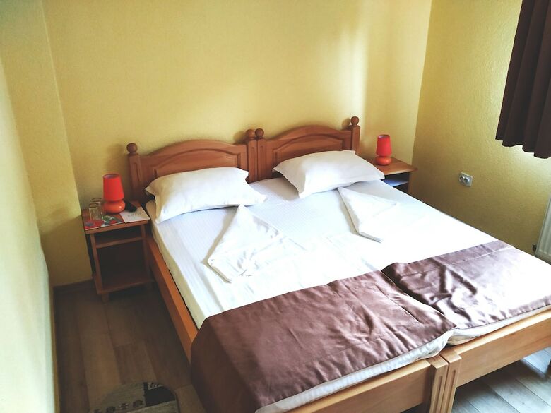 Hostal Venesis House