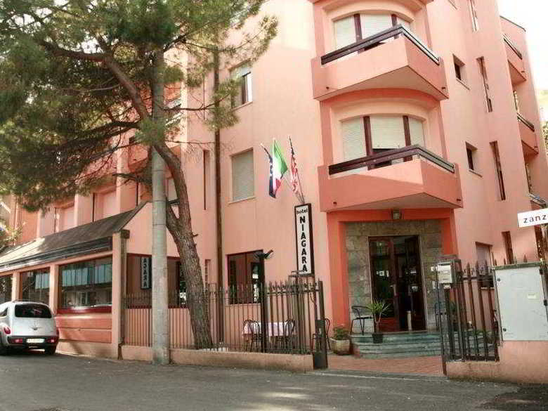 Hotel Niagara