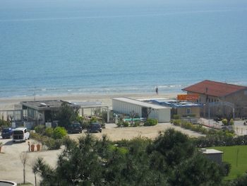 Hotel Sahara