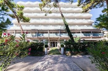 Hotel Sahara