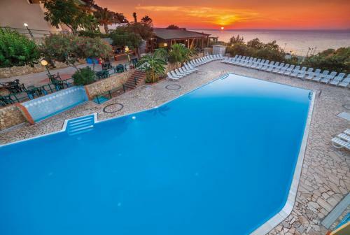 Hotel Baia Calav�