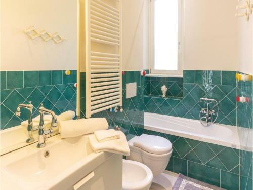 Four-bedroom Holiday Home In Camaiore (Lu)