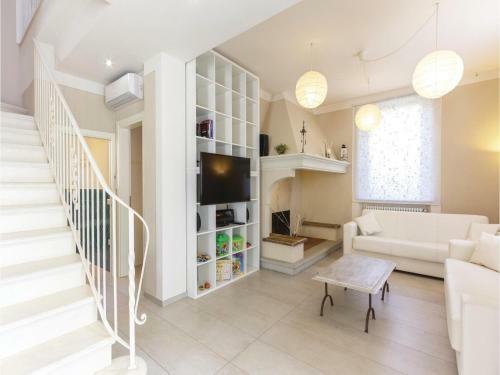 Four-bedroom Holiday Home In Camaiore (Lu)