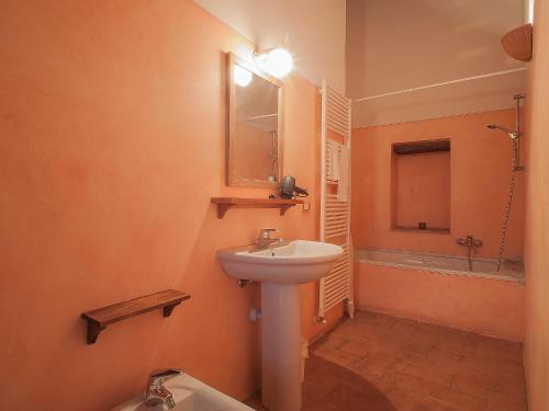 Locazione Turistica Borgo Monticelli.5