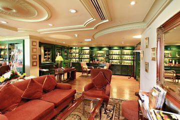 Merdeka Palace Hotel And Suites
