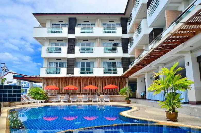 Hotel First Residence
