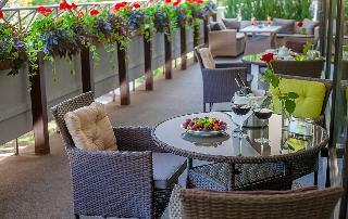 Dnister Premier Hotel