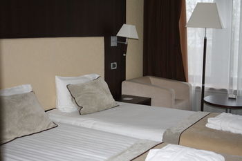 Dnister Premier Hotel