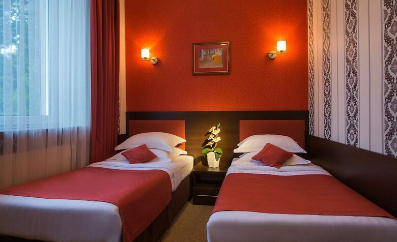 Eney Hotel