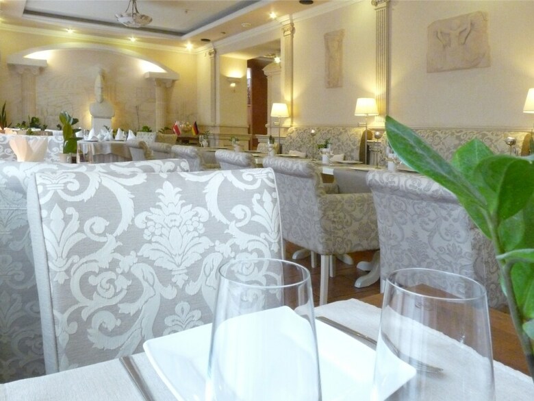 Eney Hotel
