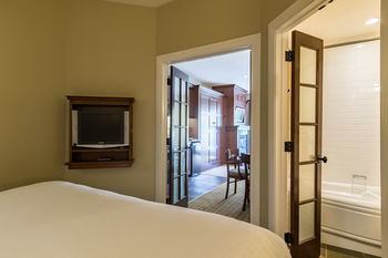 Chateau Beauvallon Hotel