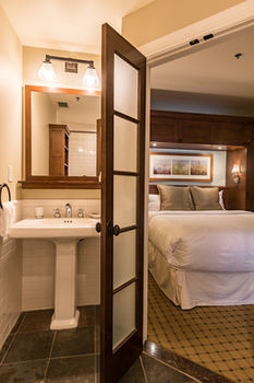 Chateau Beauvallon Hotel