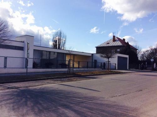 Apart U Tugendhat
