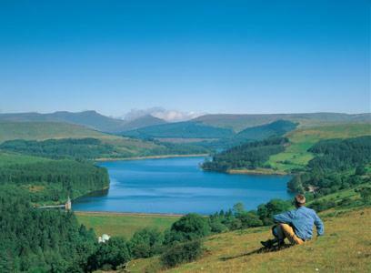 Llety Llyn Y Fan