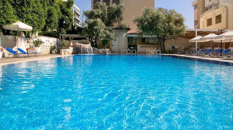 Hotel Cleopatra