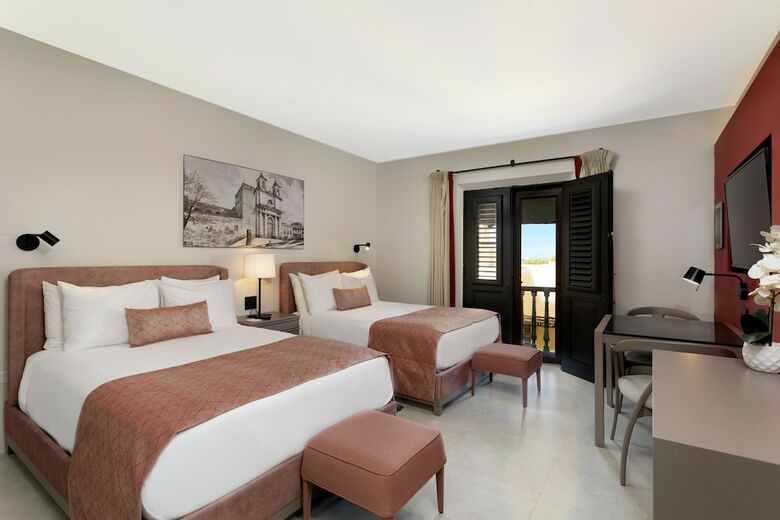 El Convento Hotel