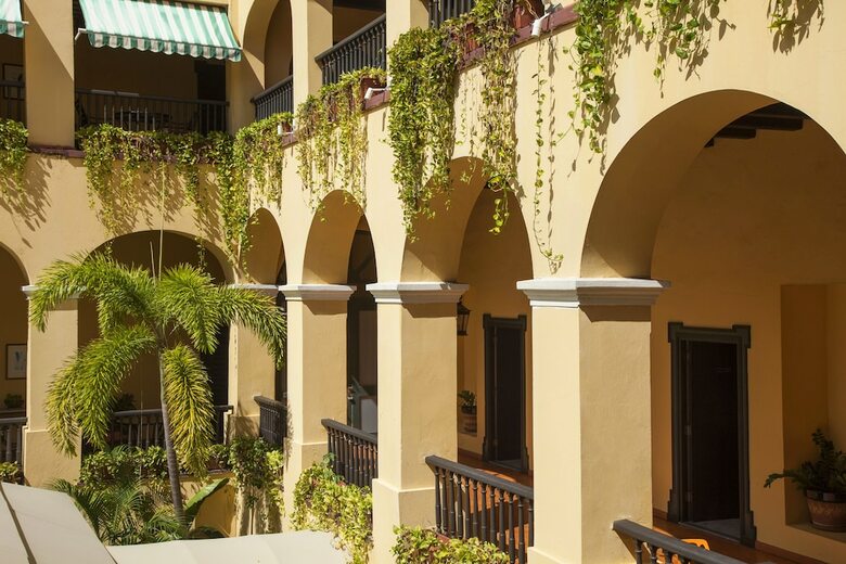 El Convento Hotel