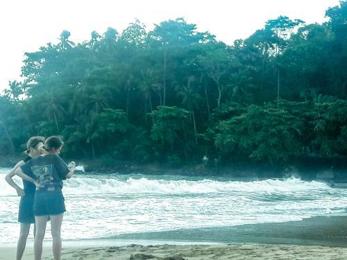 Hostal Paradise Beach House