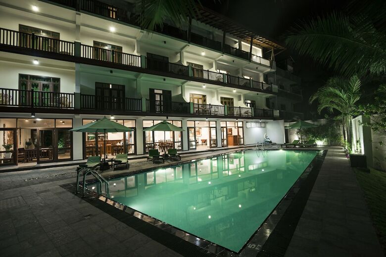 Hotel Rockside Beach Resort
