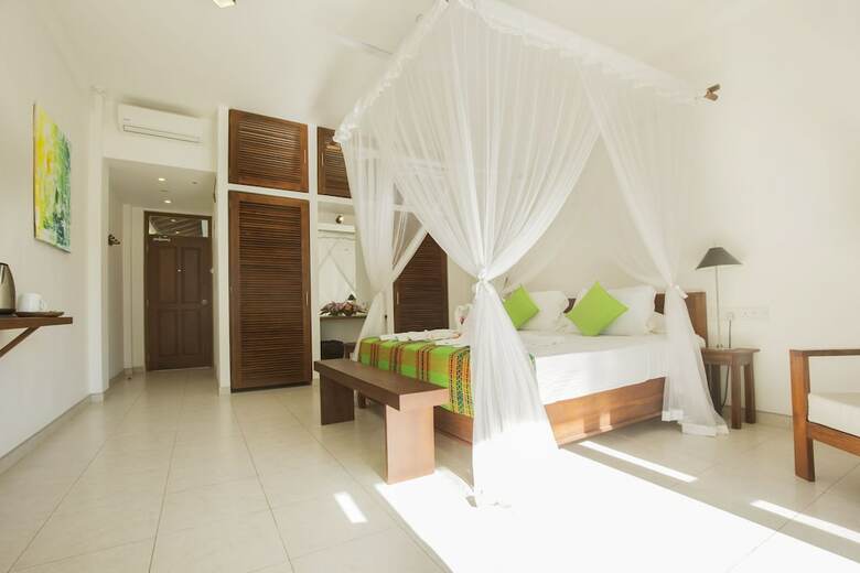 Hotel Rockside Beach Resort