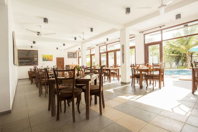Hotel Rockside Beach Resort