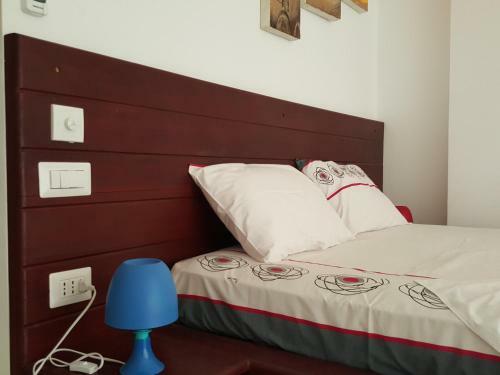 Hostal The Den Guest House