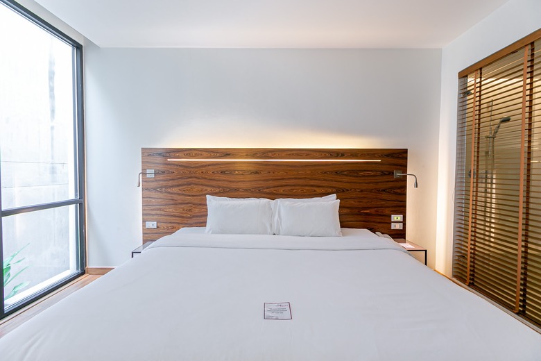 Sacha's Hotel Uno
