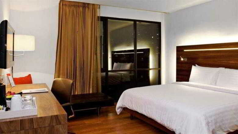 Sacha's Hotel Uno