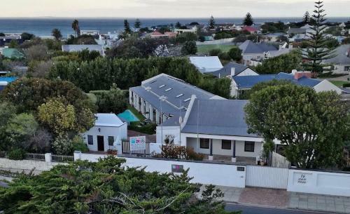 Hostal Sixteen Guest Lodge On Main
