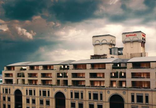 Hotel Raphael Suites