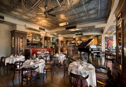 Hotel Raphael Suites