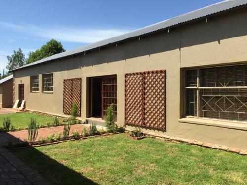 Hostal Treelands Manor