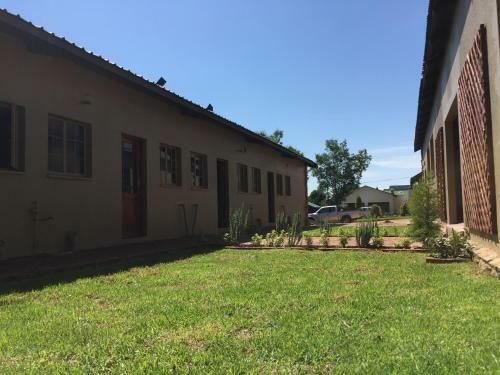 Hostal Treelands Manor