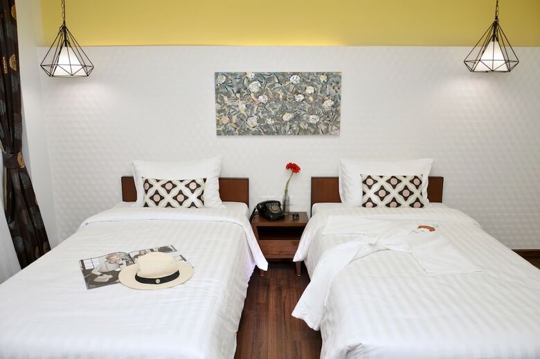 Hotel Retroasis