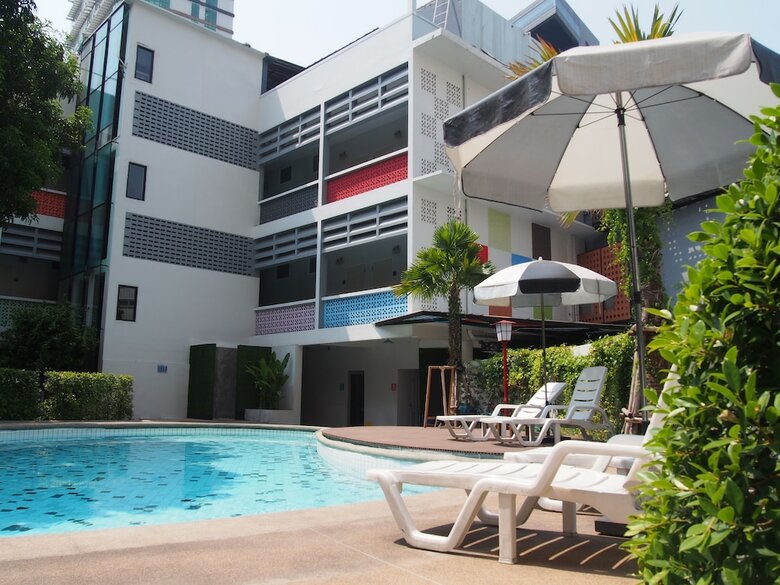 Hotel Retroasis