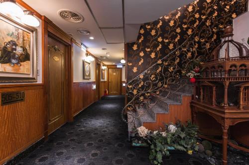 Hansome Business Hotel