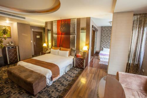 Spring Breeze Hotel