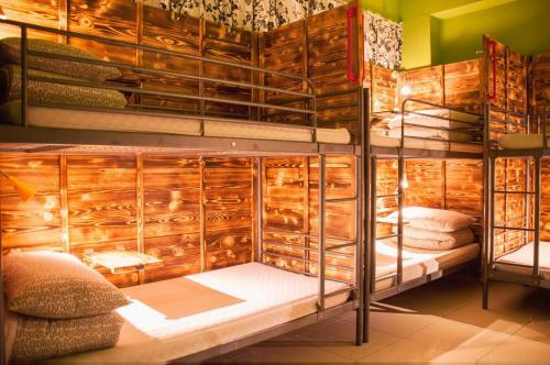 Hostel Who Knows