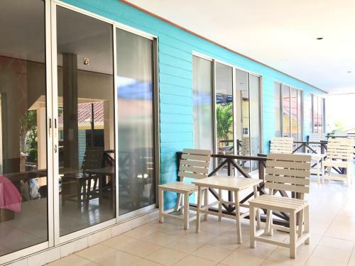 Hostal Insook Ko Larn Resort