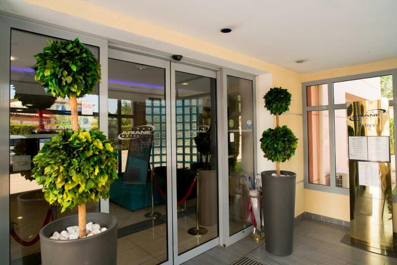 Ariane Hotel