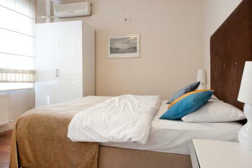 Aslan Apartments