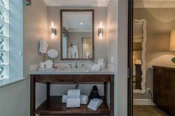 Hotel Almond Tree Inn