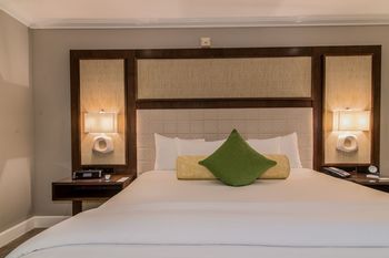 Hotel Almond Tree Inn