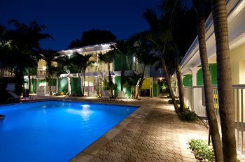 Hotel Almond Tree Inn