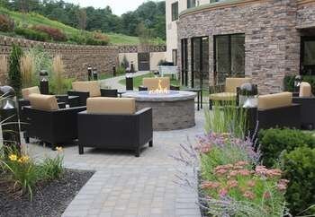 Hotel Courtyard Oneonta