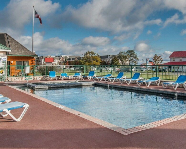 Motel Econo Lodge Mackinaw City