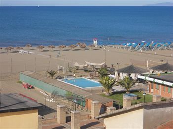 Lola Piccolo Hotel