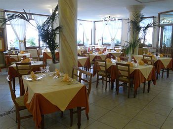 Lola Piccolo Hotel