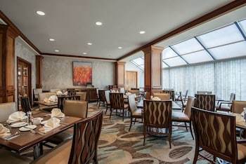 Crowne Plaza Hotel Knoxville Downtown University